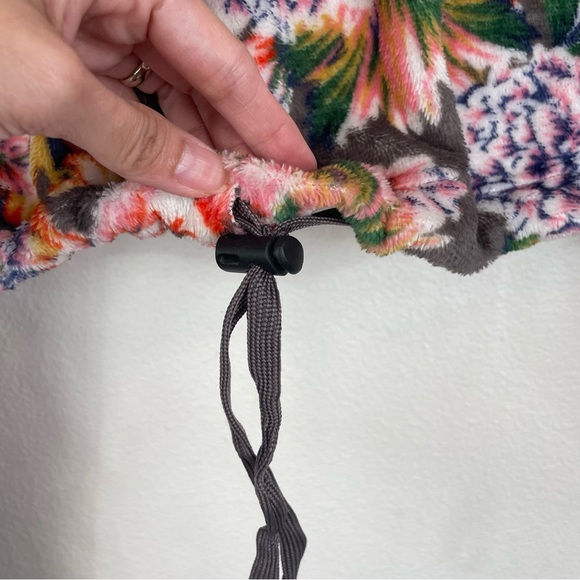 Urban Outfitters Cropped Floral Fleece Half Zip Jacket - Picture 7 of 9